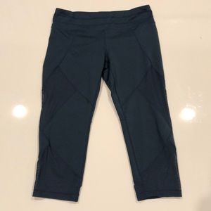 Athleta Solar Mesh Capri. Size Medium.